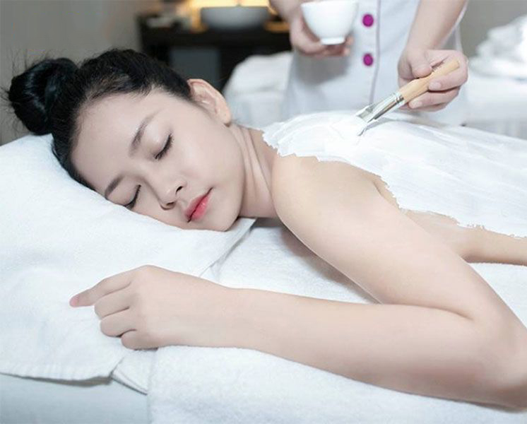Tắm Trắng Lưng Tại Sen Beauty